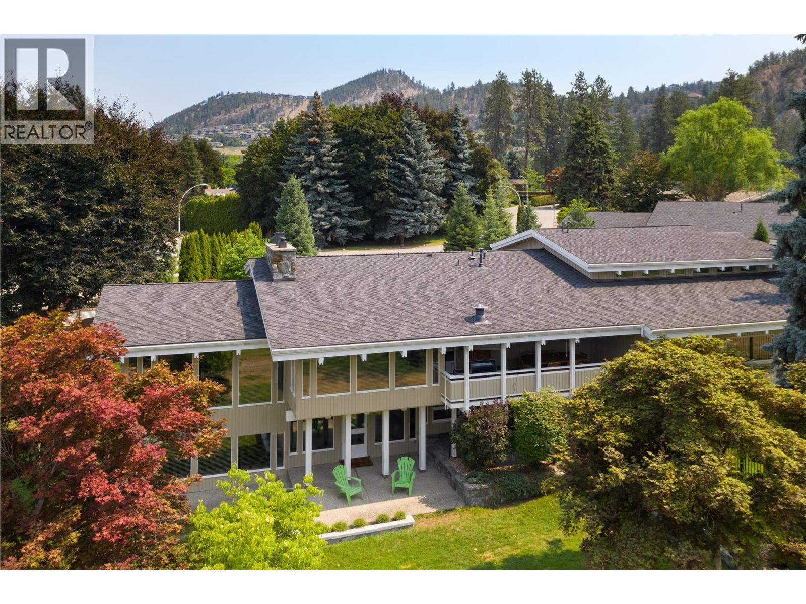 930 Fairway Crescent