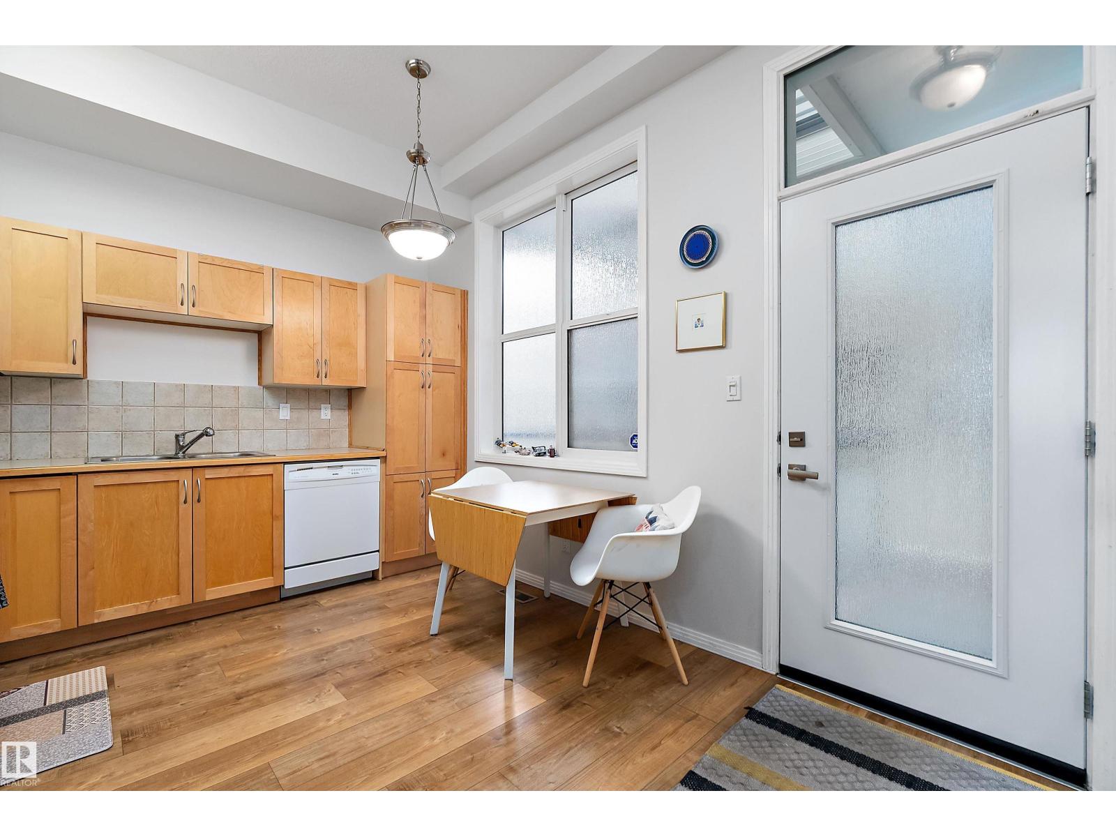 #322 10407 122 ST NW