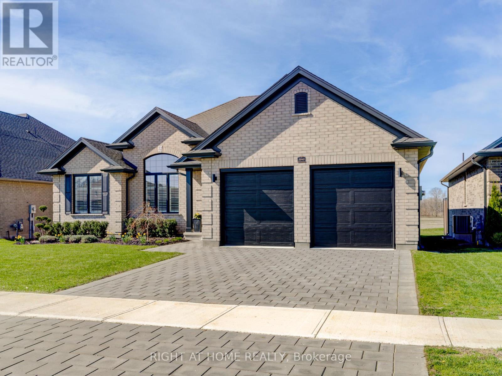 2043 LOCKWOOD CRESCENT