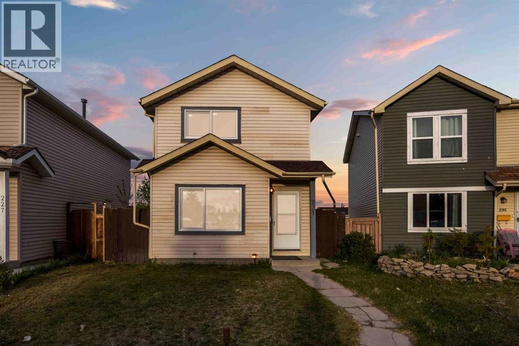 231 Falshire Way NE
