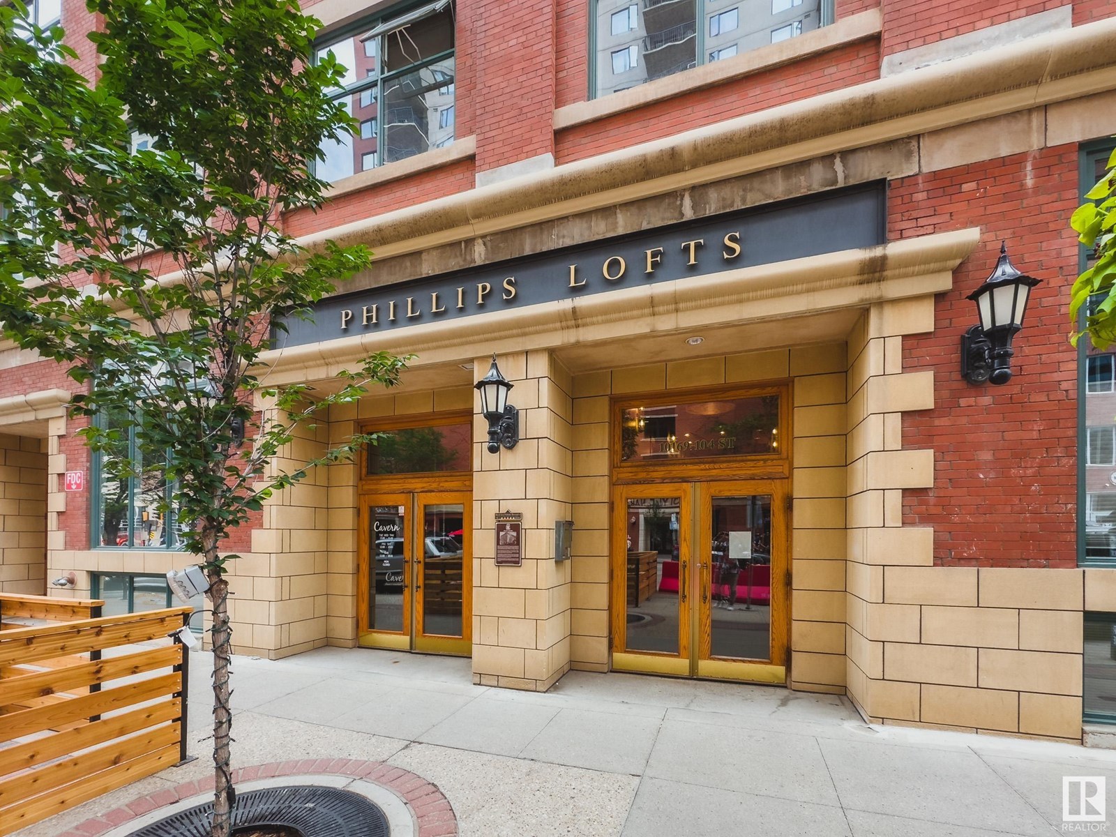 #102 10169 104 ST NW