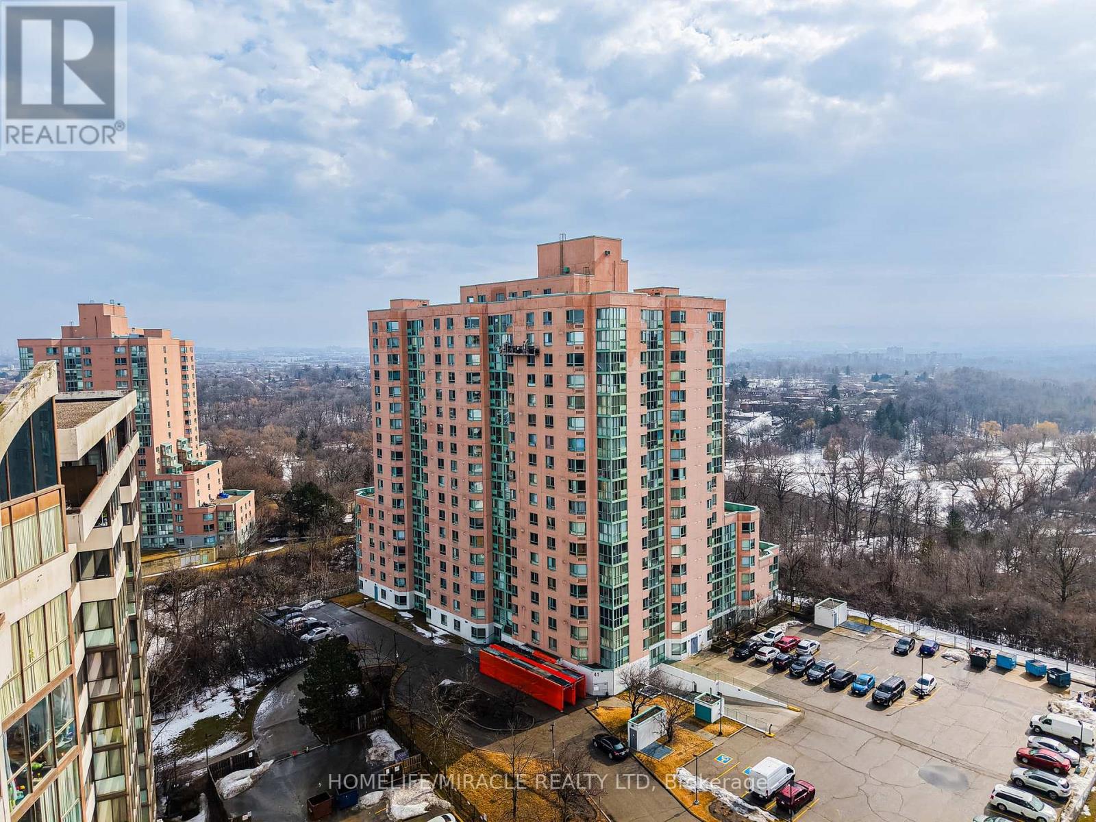 1705 - 41 MARKBROOK LANE