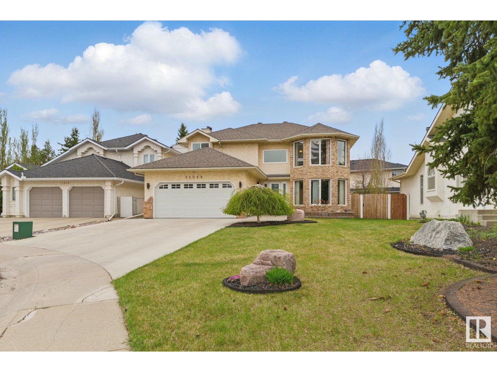 11019 10 AV NW