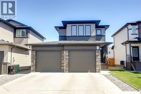 233 Agnes Short Place N Lethbridge AB T1H7G4