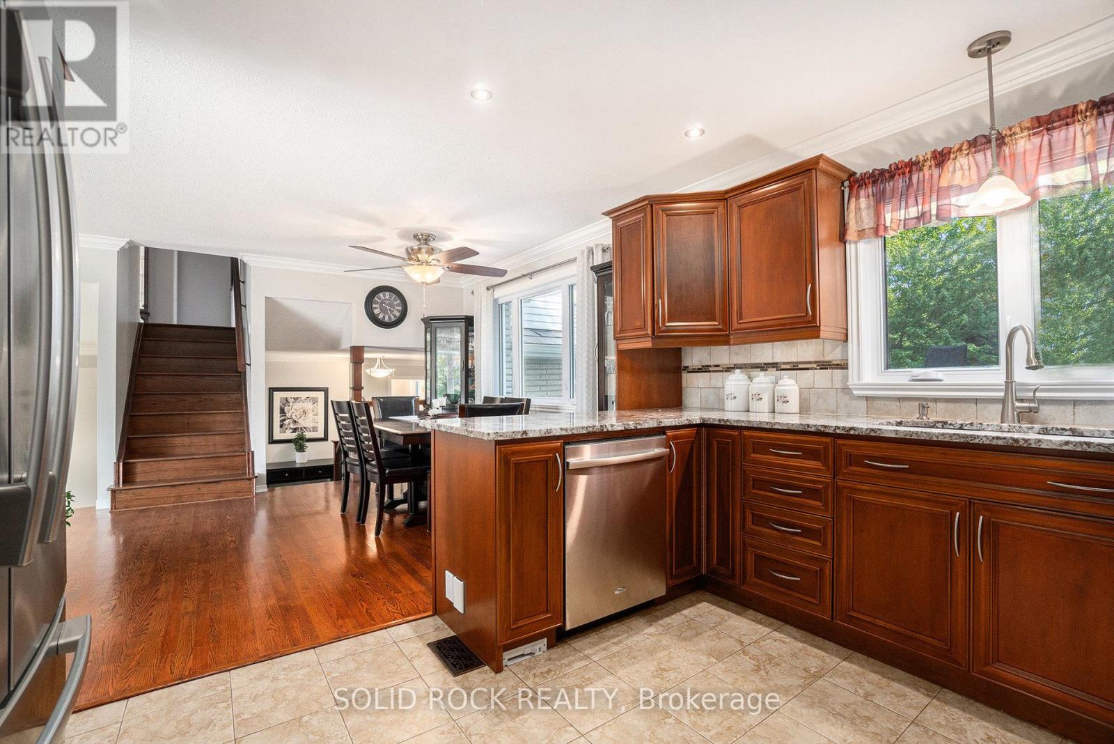 2278 RUSSLAND ROAD E