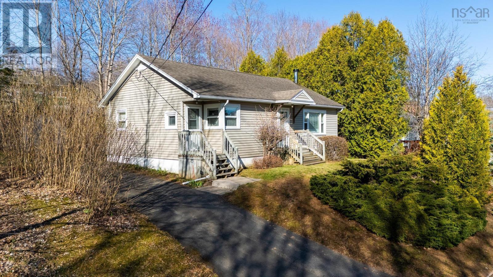 17 Comeau Avenue