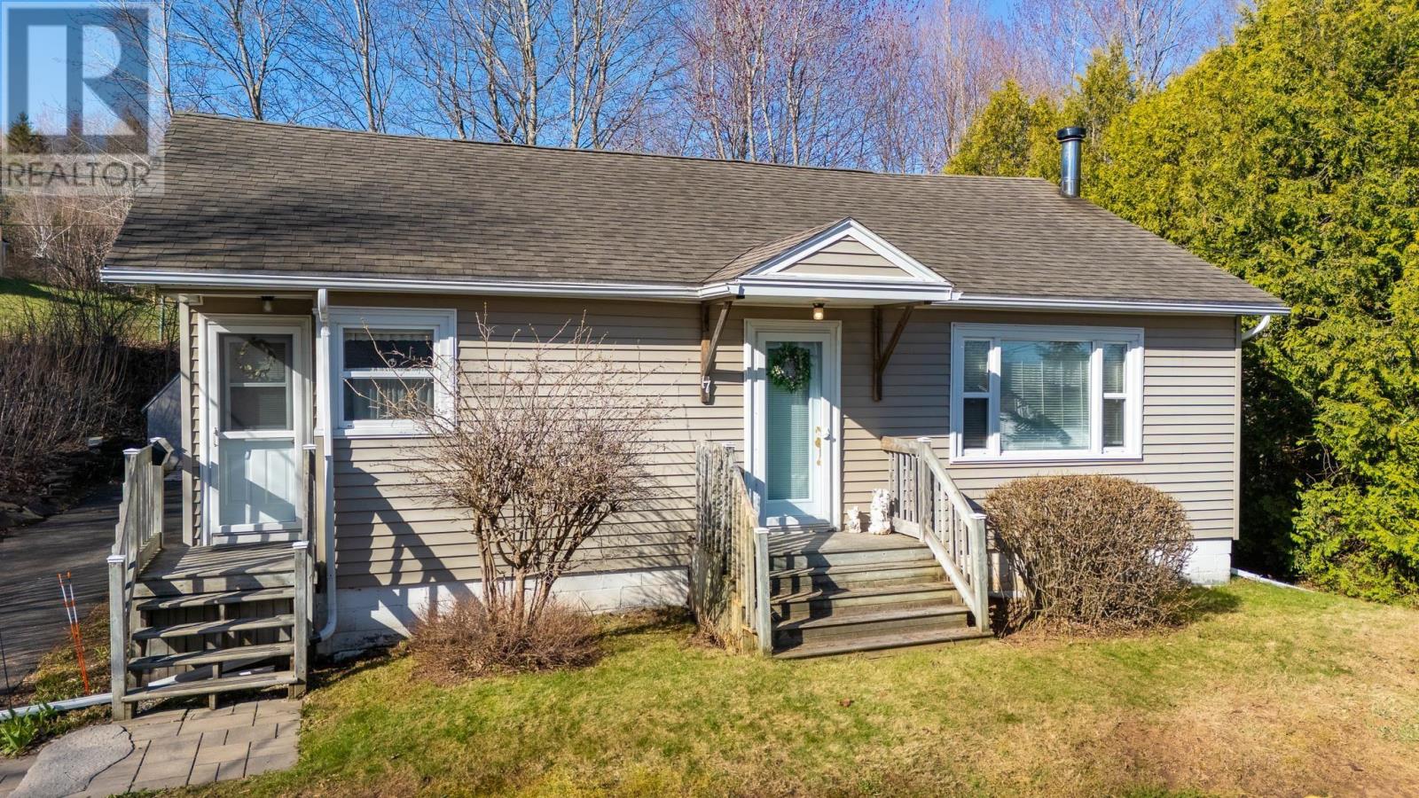 17 Comeau Avenue