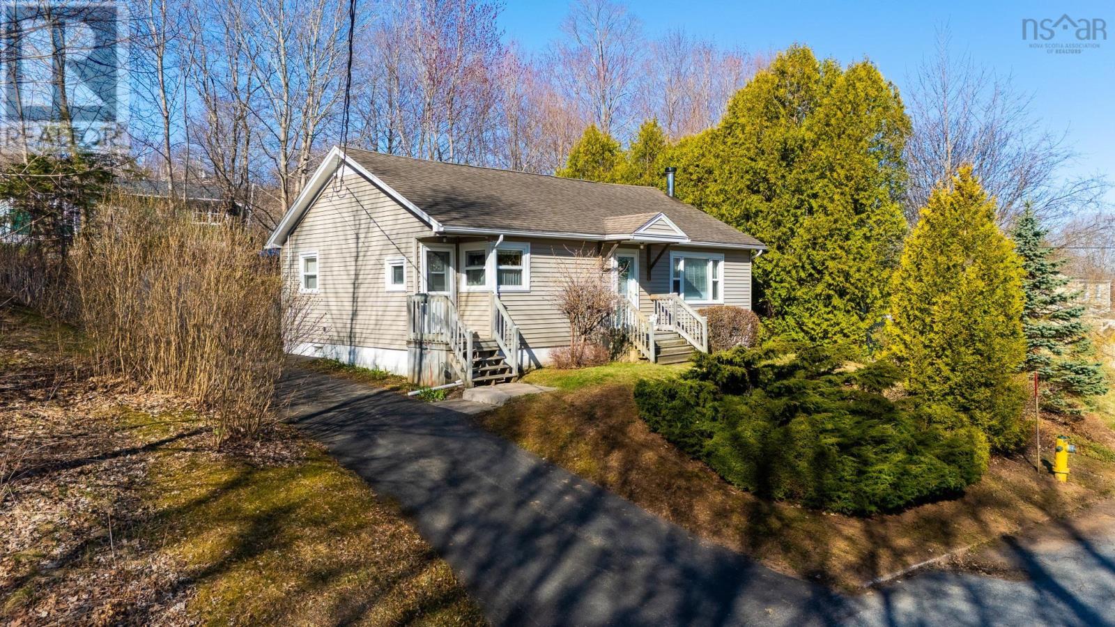 17 Comeau Avenue