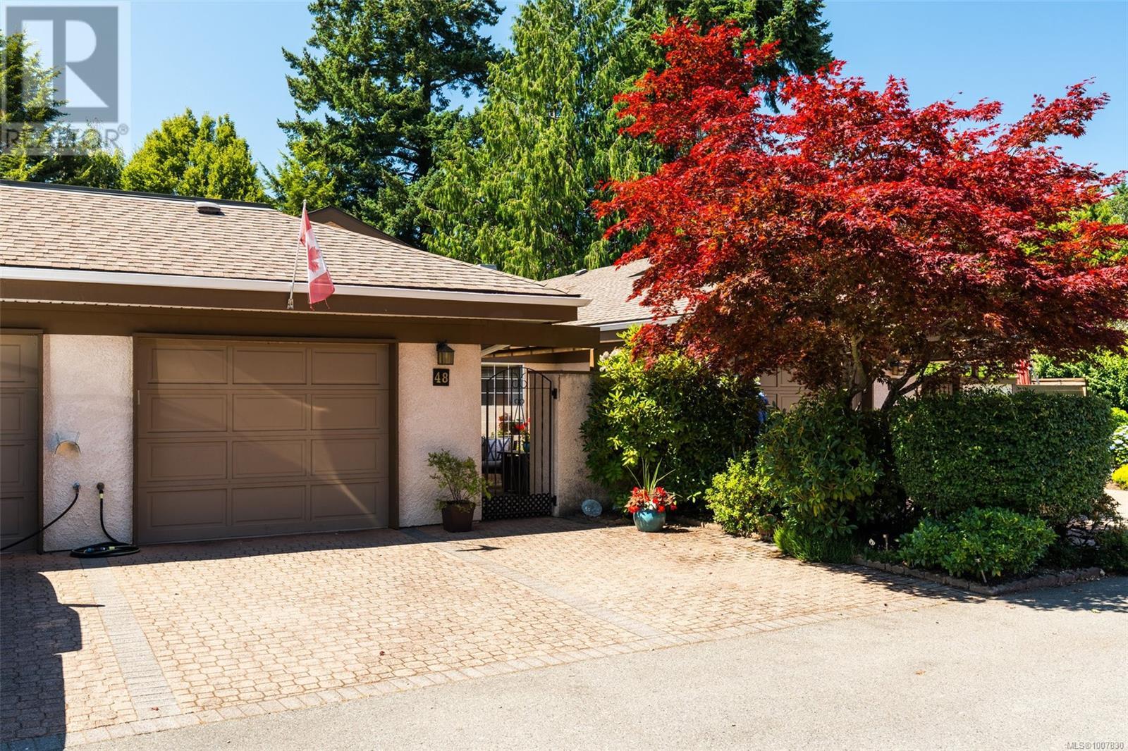 48 901 Kentwood Lane
