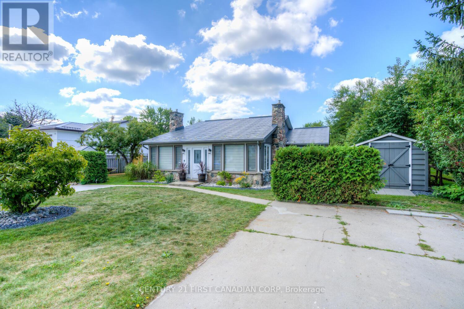 Photo 1 of 12 — 7583 BIDDULPH STREET, Lambton Shores (Port Franks), ON N0M2L0