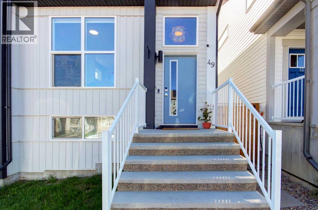 49 Heirloom Crescent SE