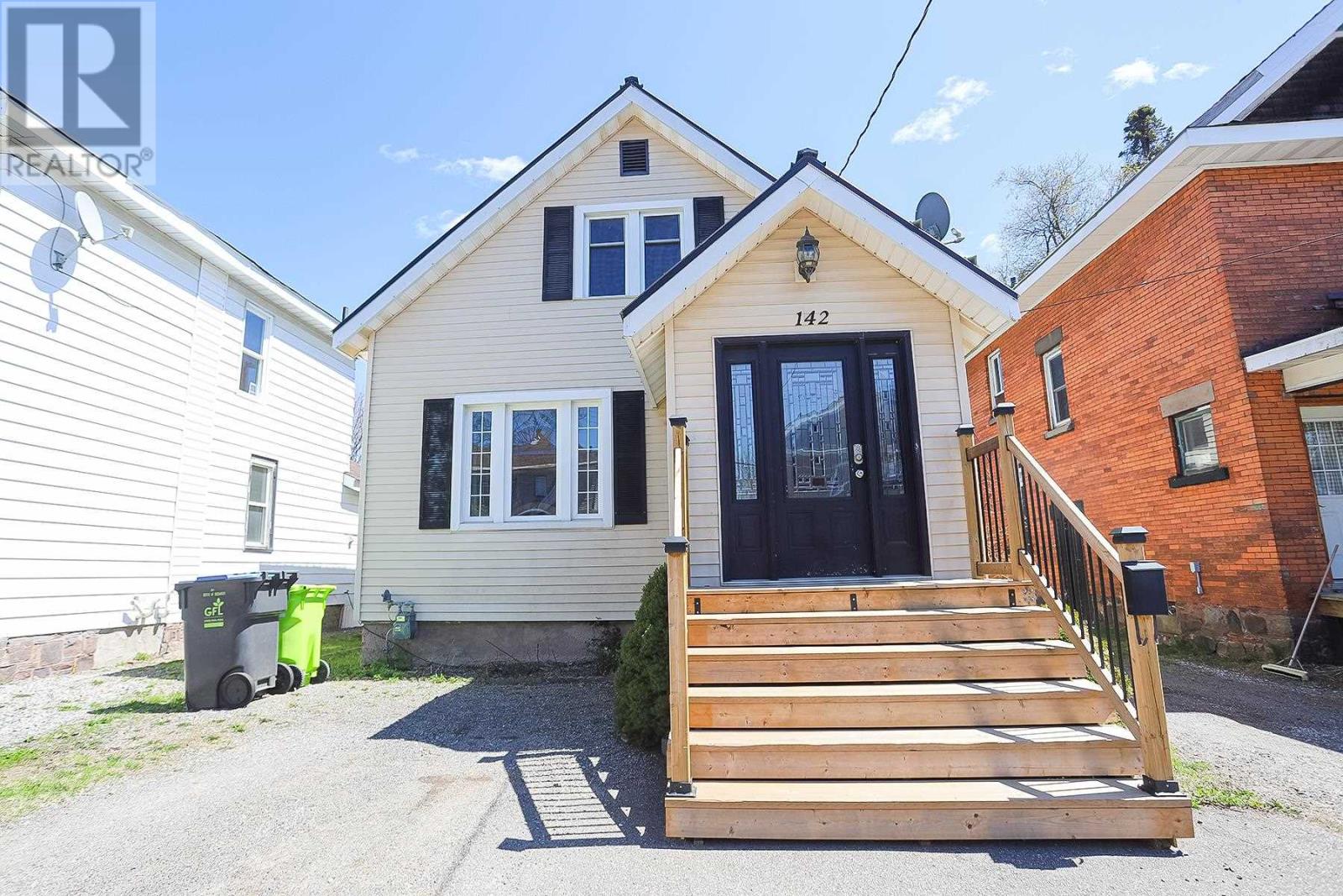 Homes for Sale Sault Ste. Marie 142 Woodward AVE