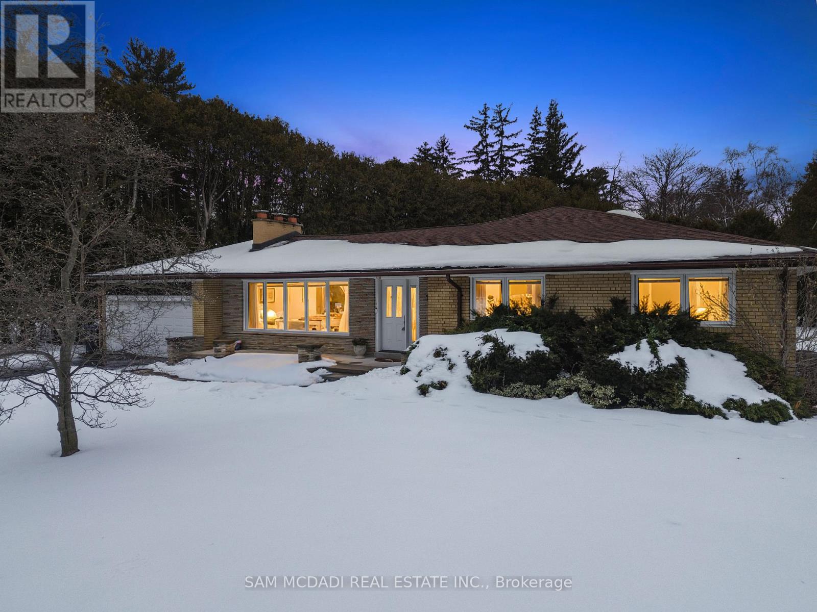 521 VANESSA CRESCENT