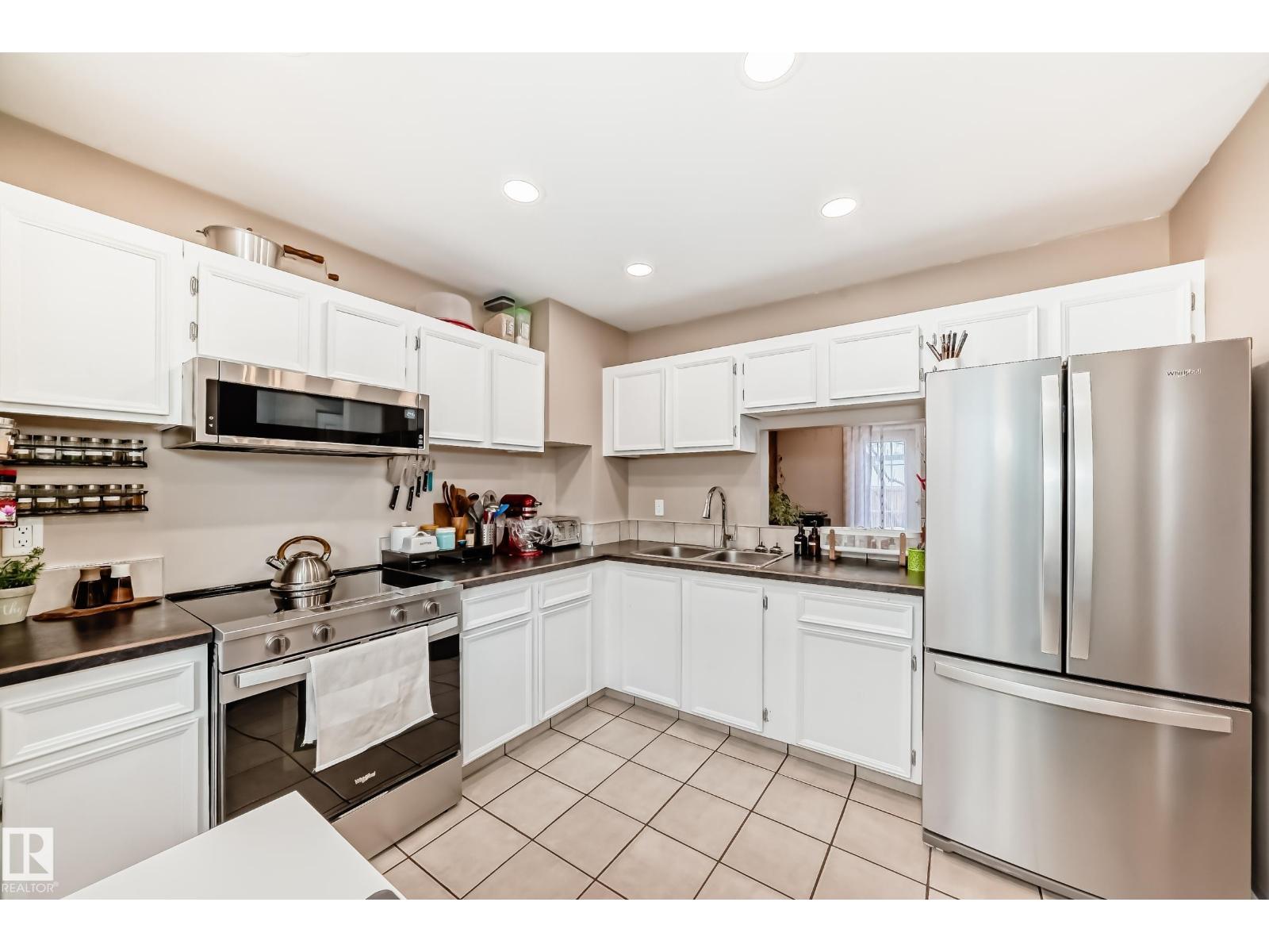 3207 139 AV NW