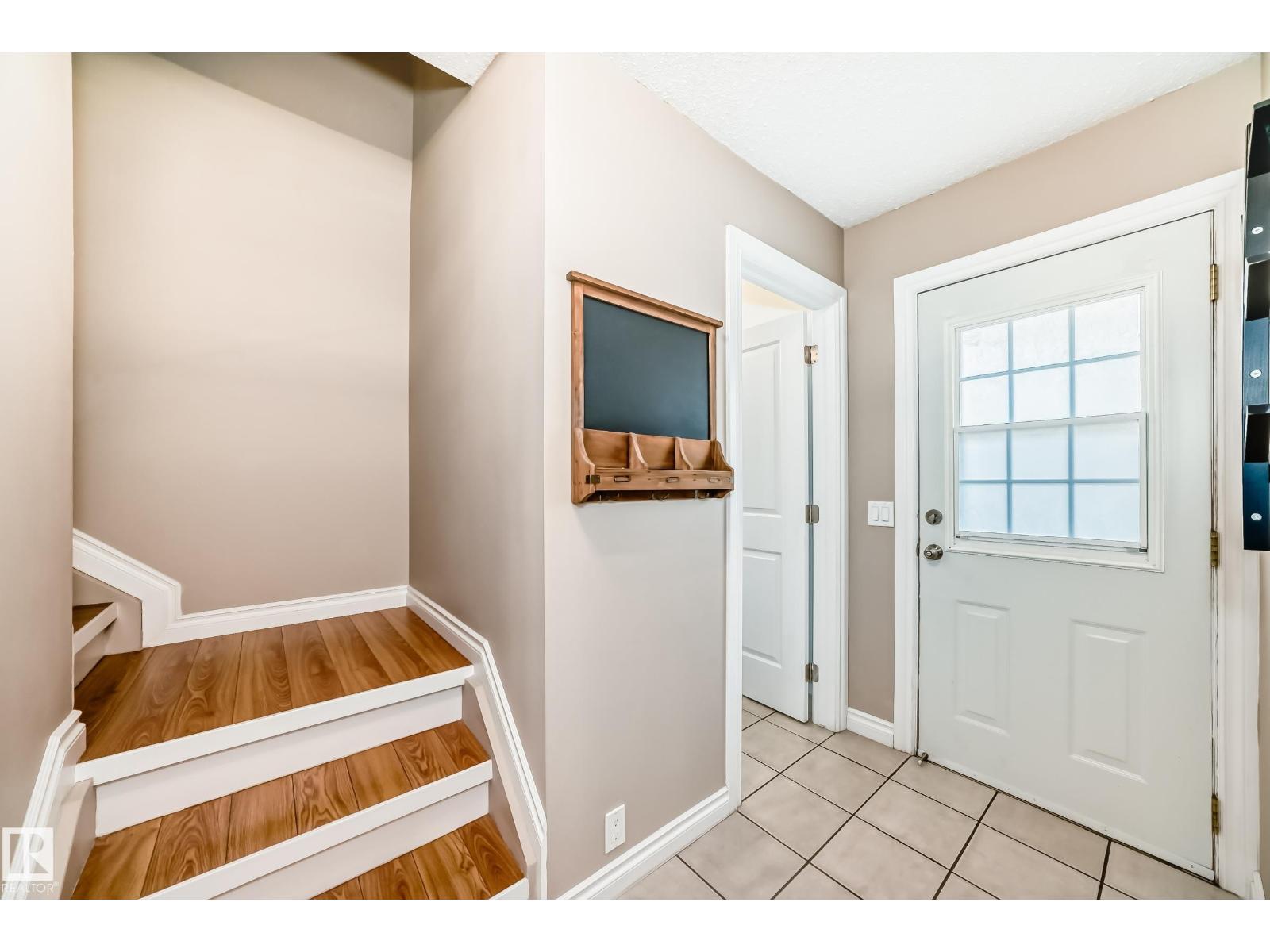 3207 139 AV NW