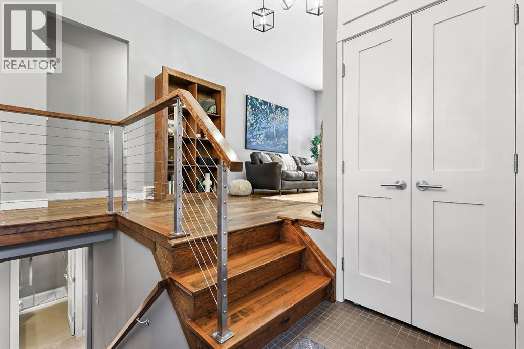 2608 Laurel Crescent SW