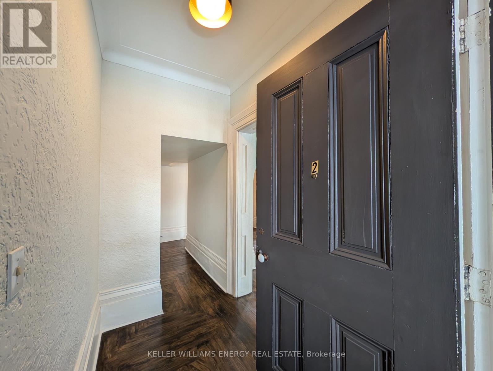 UNIT 2 - 35 KING STREET