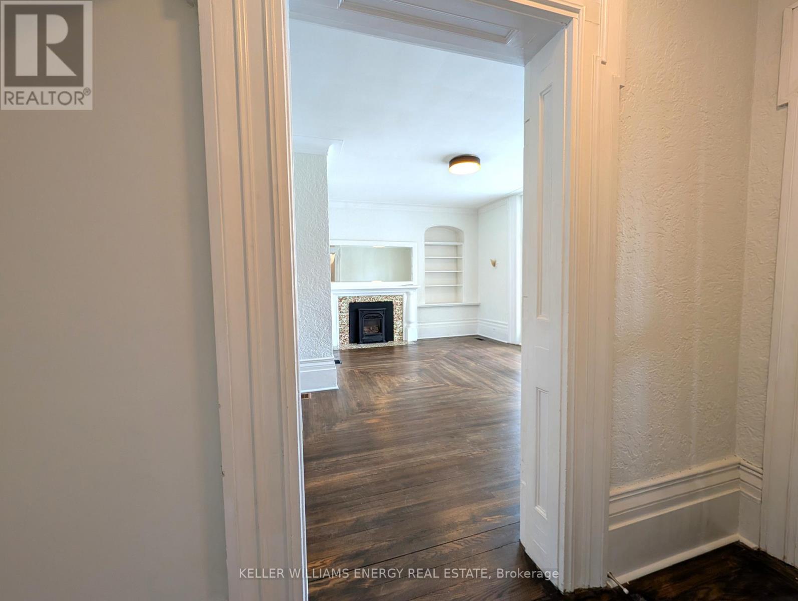 UNIT 2 - 35 KING STREET