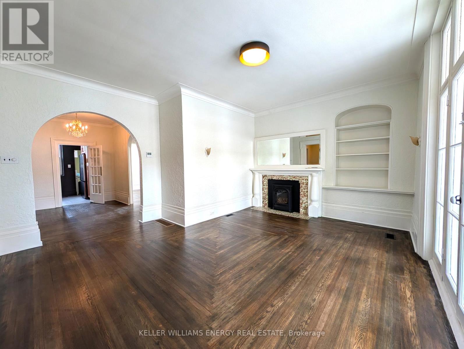 UNIT 2 - 35 KING STREET