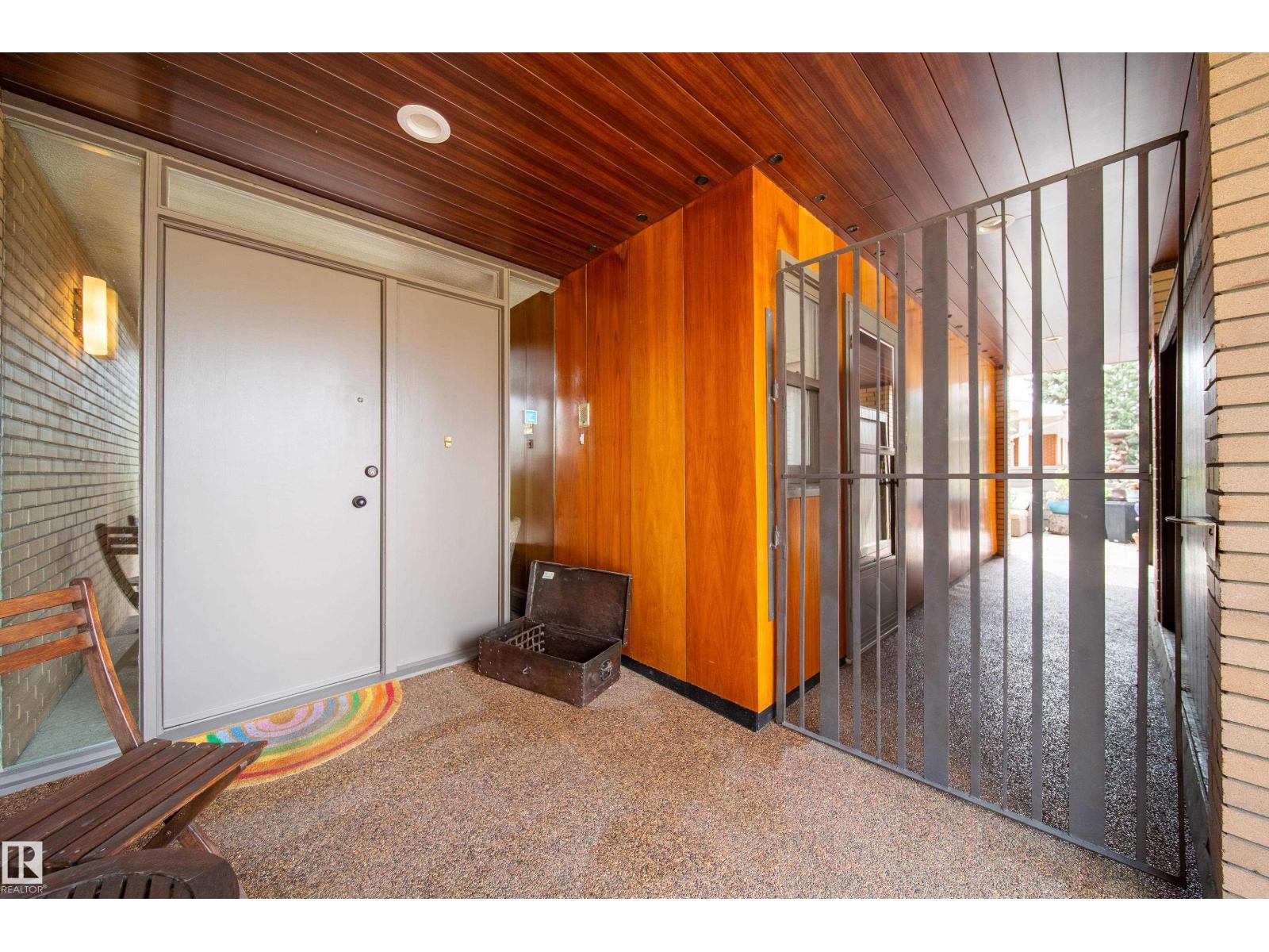 8703 137 ST NW