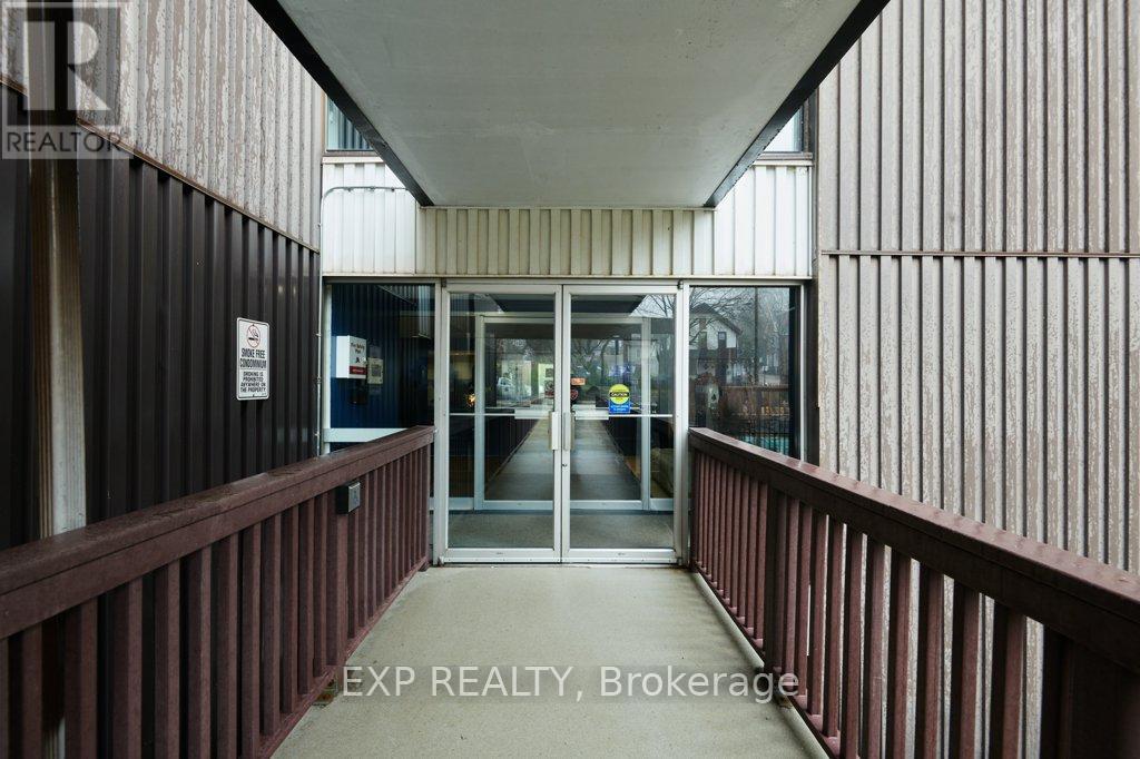 304 - 109 KING STREET E