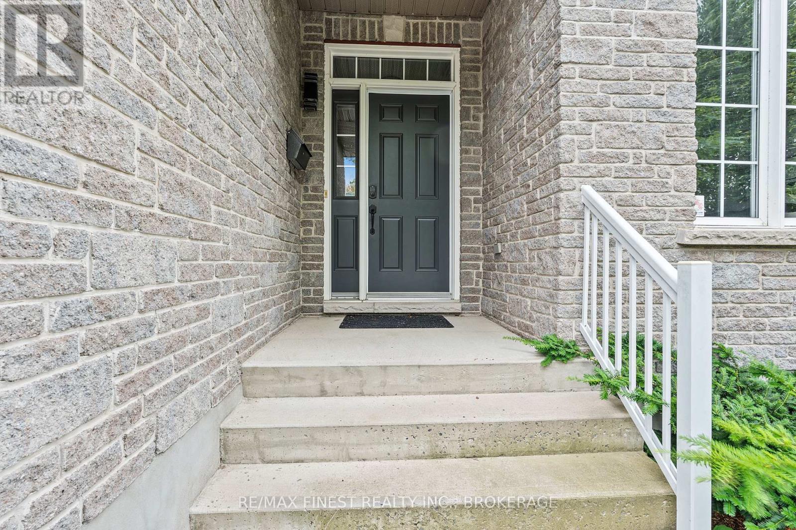 995 SWANFIELD STREET