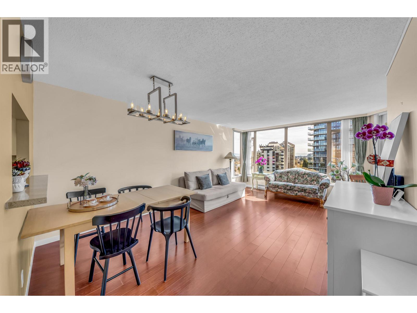 1302 4689 HAZEL STREET