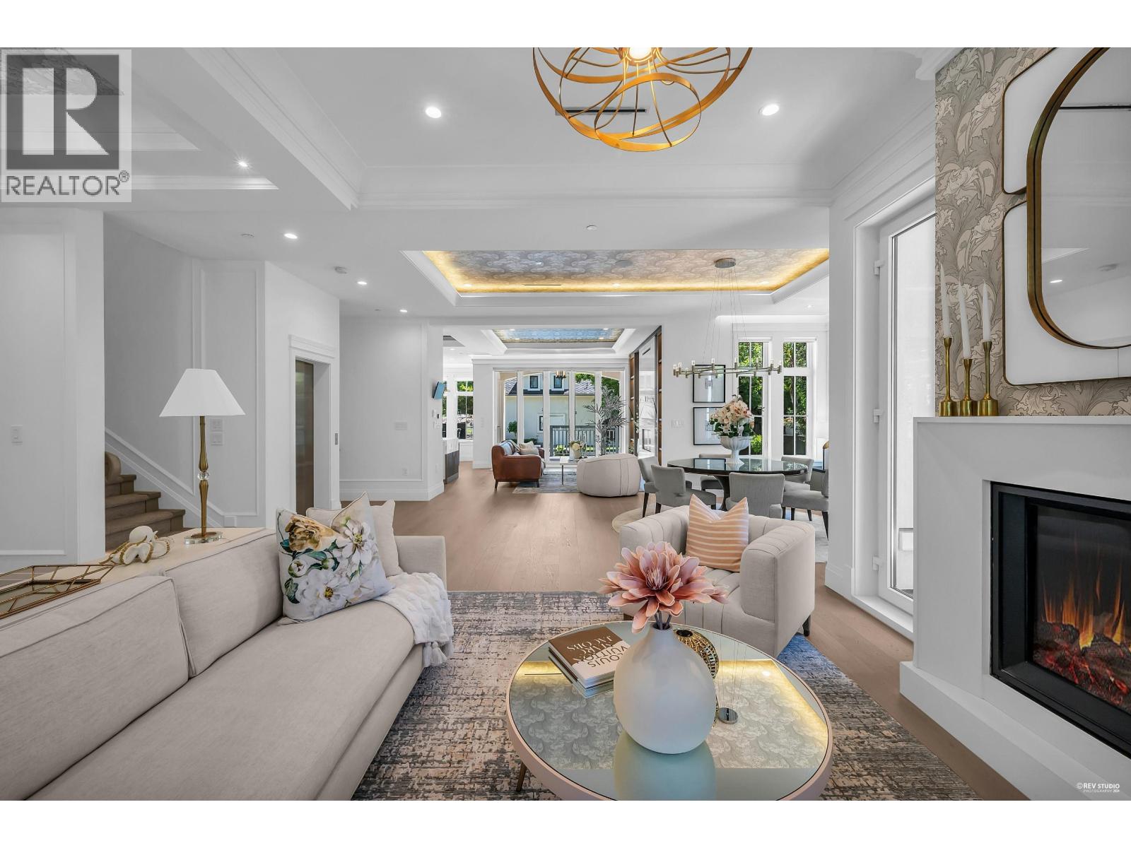 6238 CHURCHILL STREET