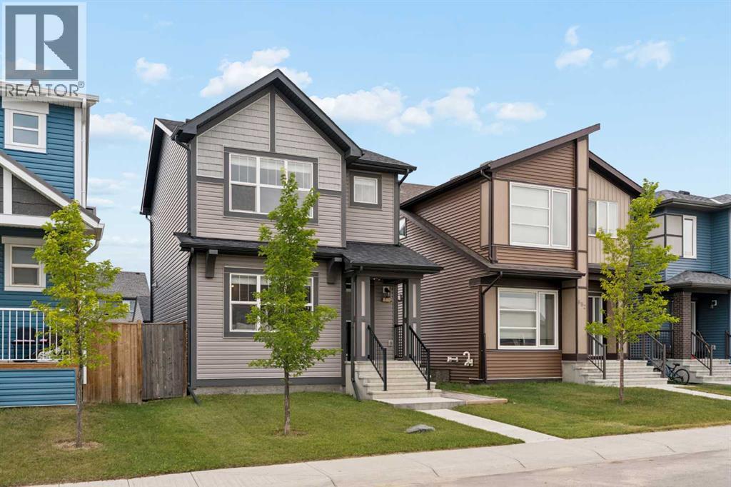 848 Chinook Gate Parade SW