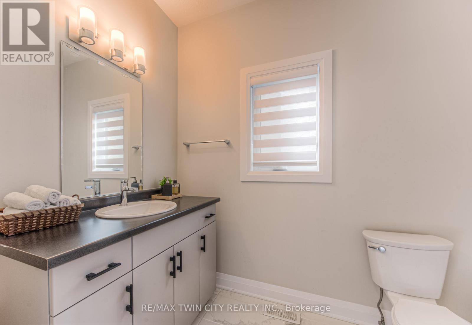 904 THOMAS PEDDER COURT