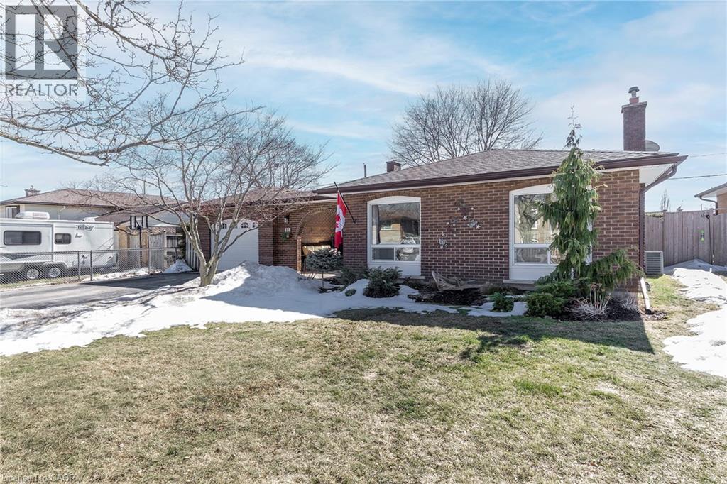 118 WESTWOOD Crescent