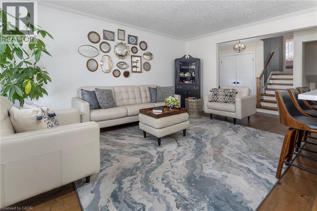 118 WESTWOOD Crescent