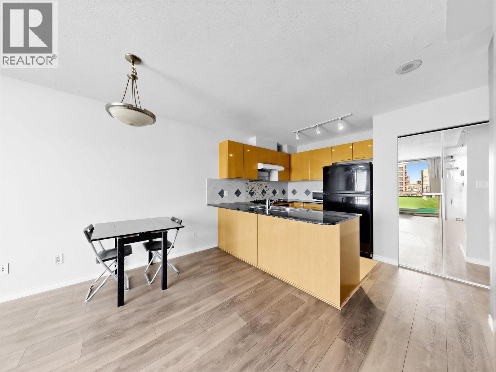 704 5933 COONEY ROAD