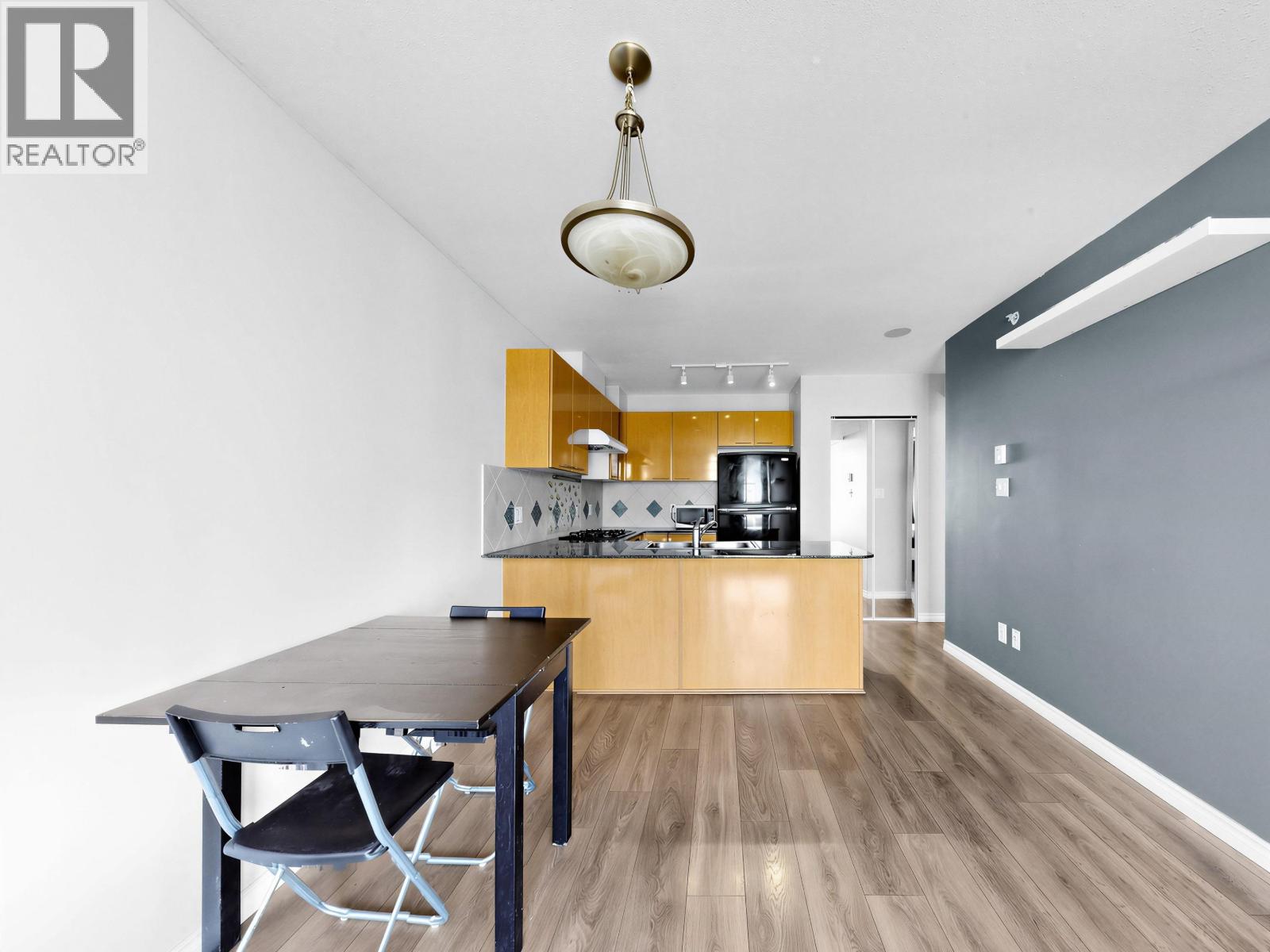 704 5933 COONEY ROAD