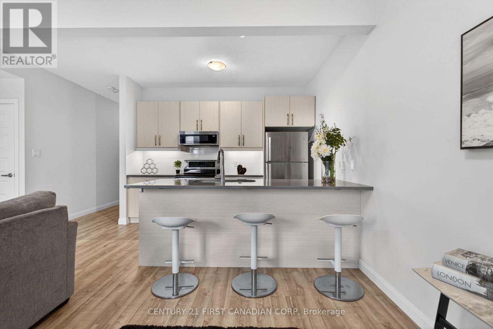 9 - 807 KLEINBURG DRIVE