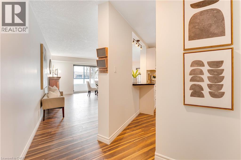 250 GLENRIDGE Drive Unit# 102