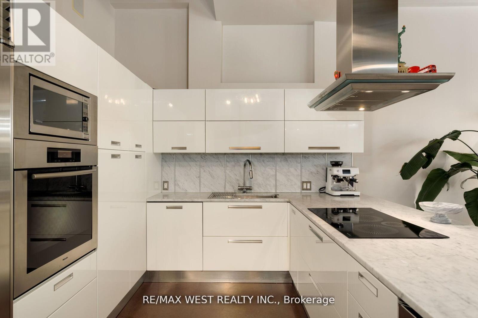 115 - 43 HANNA AVENUE