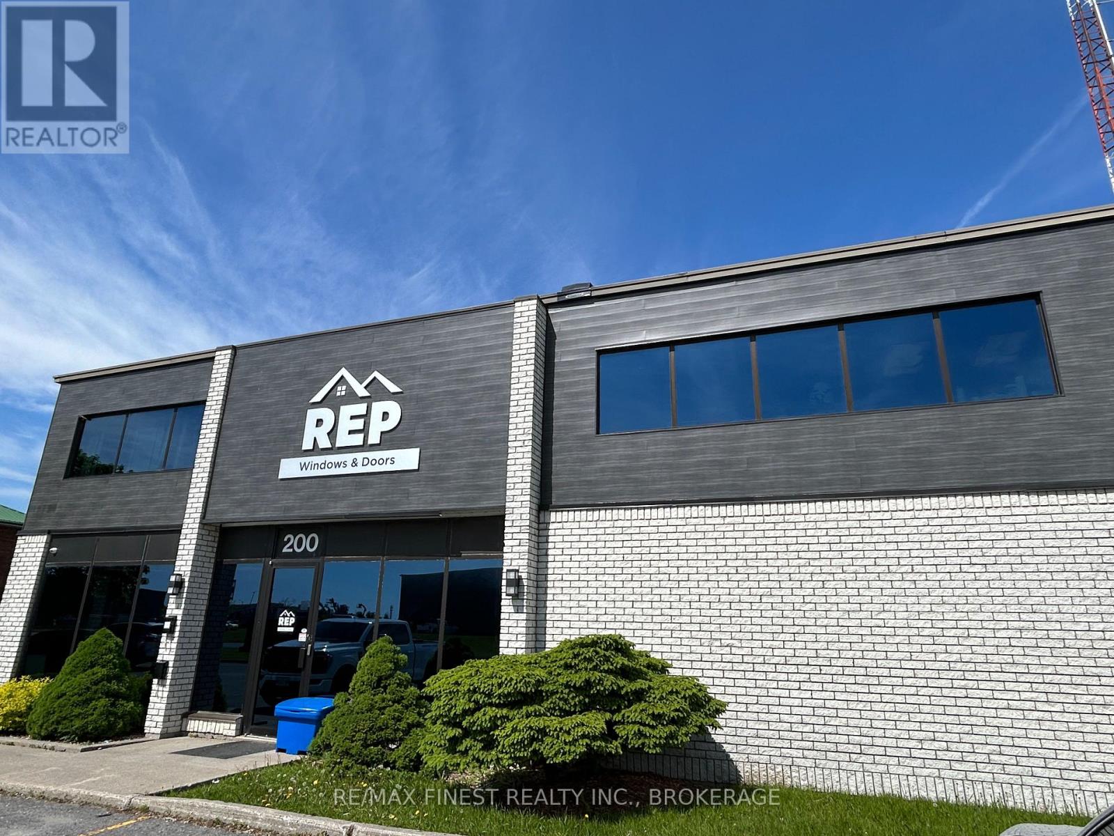 200 BINNINGTON COURT W