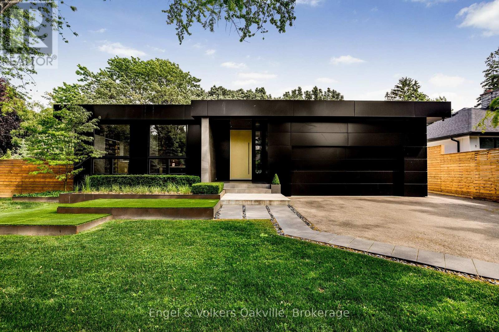 1516 DUNCAN ROAD
