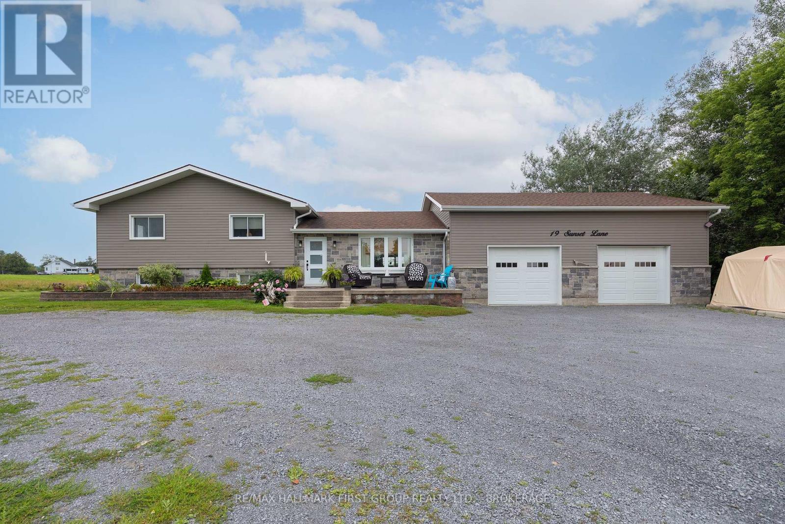 19 SUNSET LANE