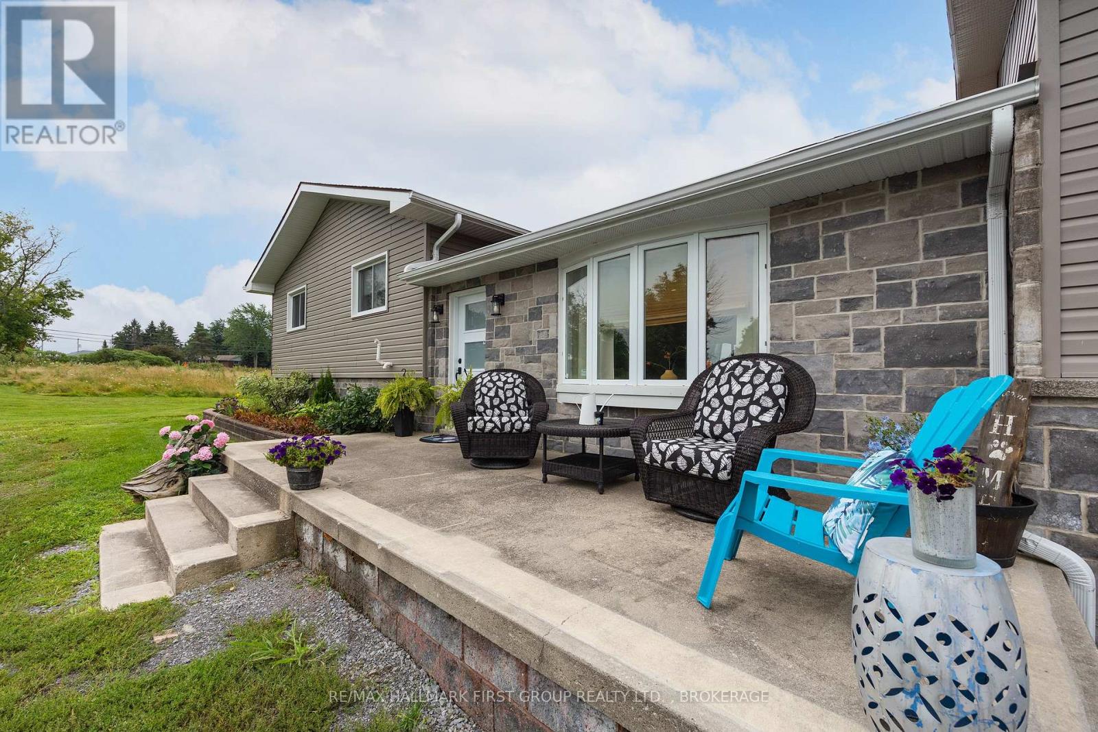 19 SUNSET LANE