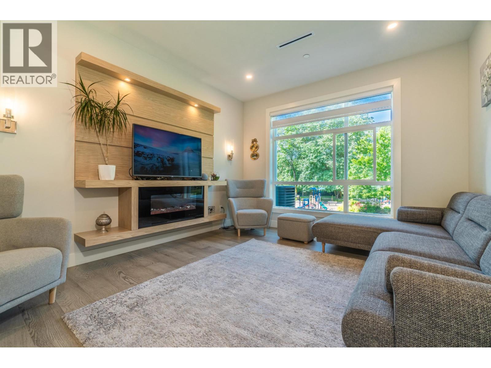 11 933 PREMIER STREET