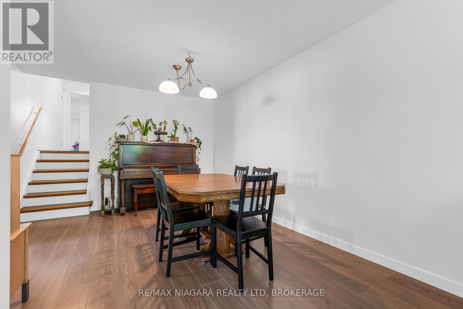 7 HILLCREST ROAD