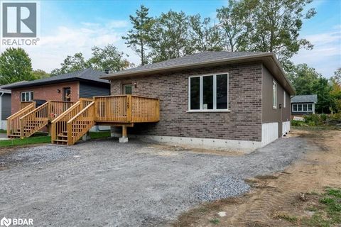 145 PINE Street Gravenhurst ON P1P1B1