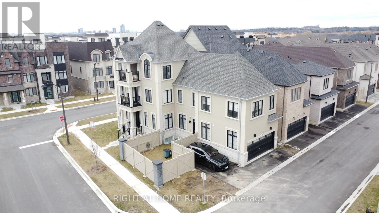 97 GUARDHOUSE CRESCENT