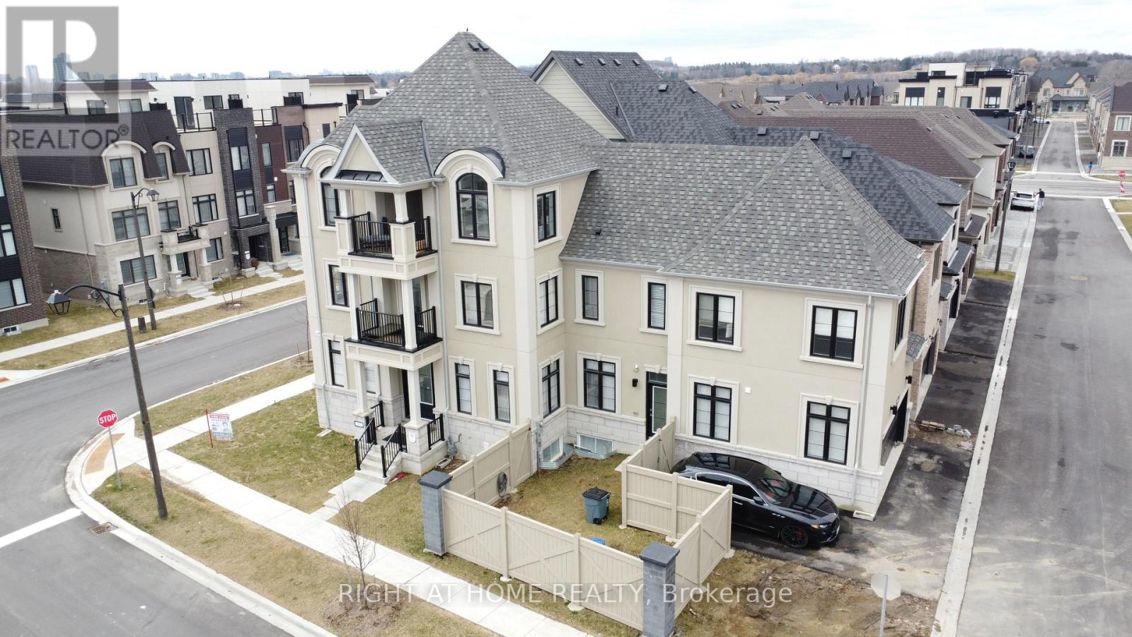 97 GUARDHOUSE CRESCENT