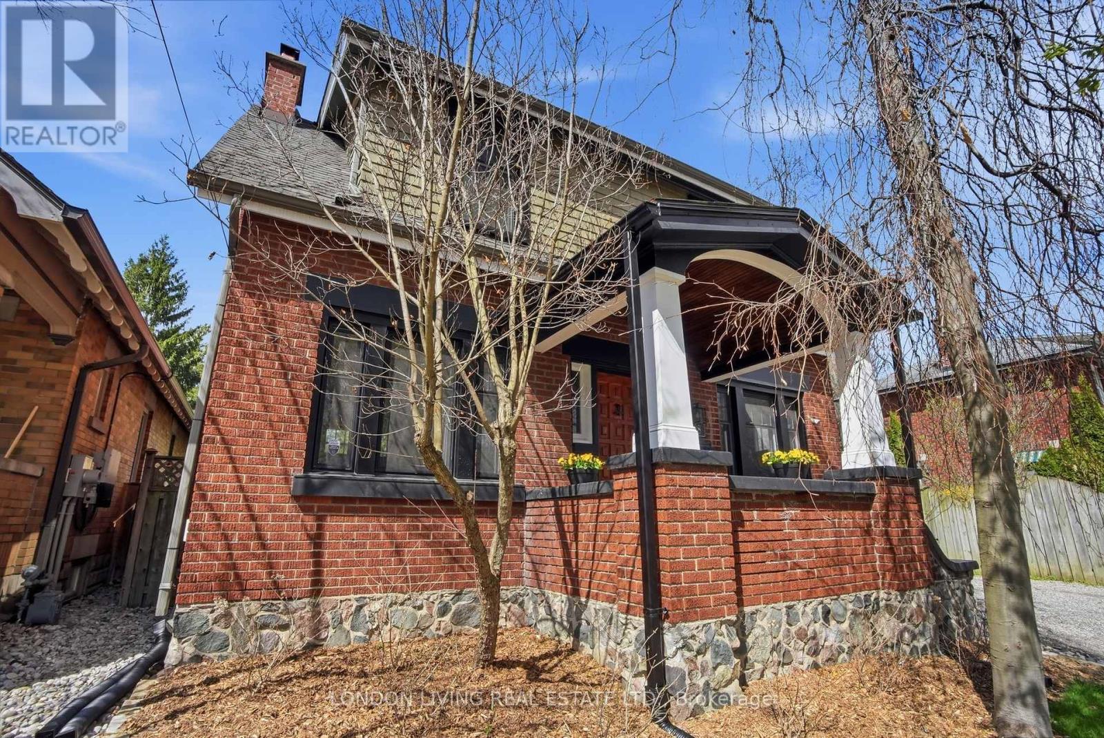 88 TECUMSEH AVENUE E