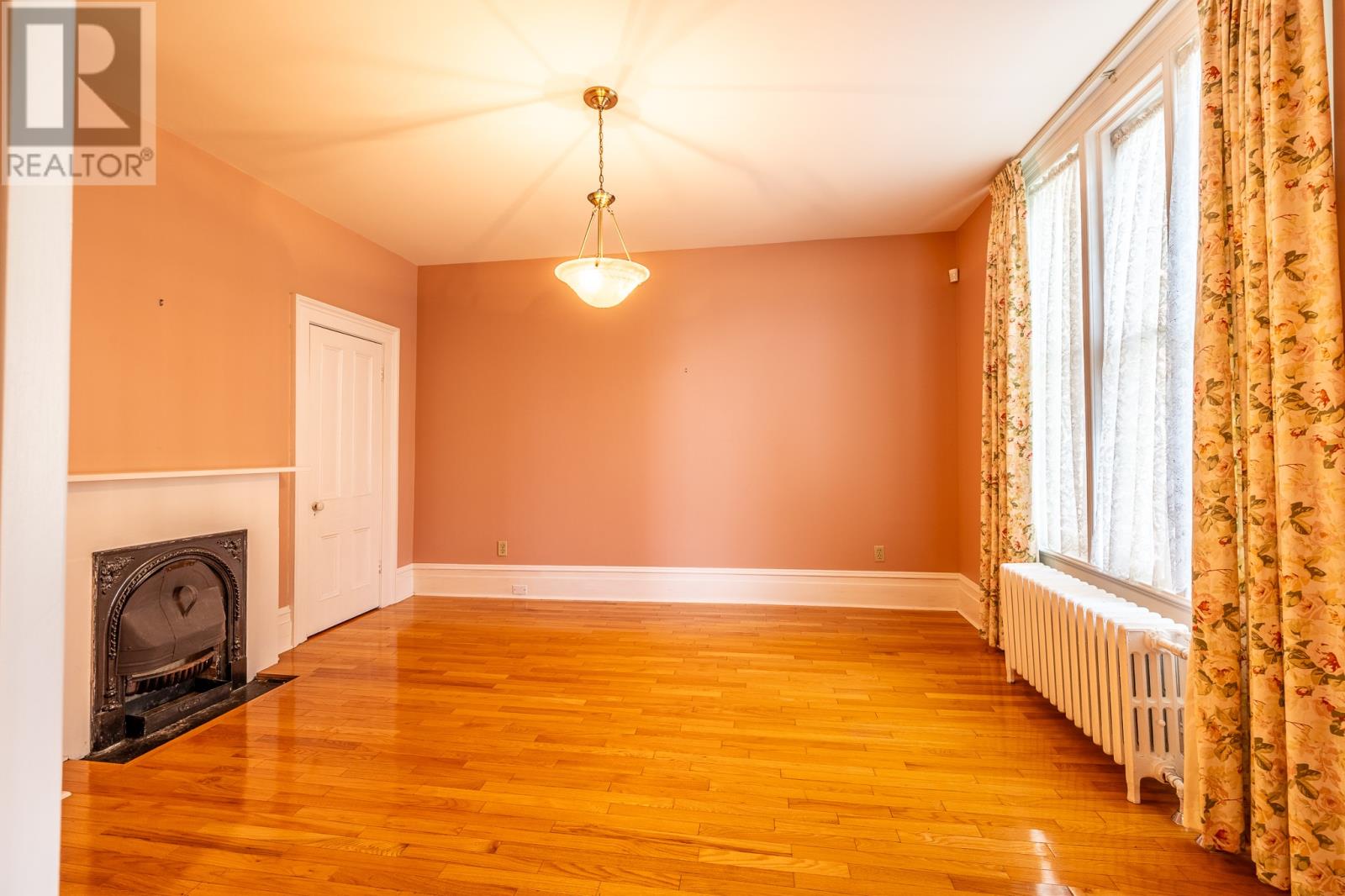 93 Forest Road