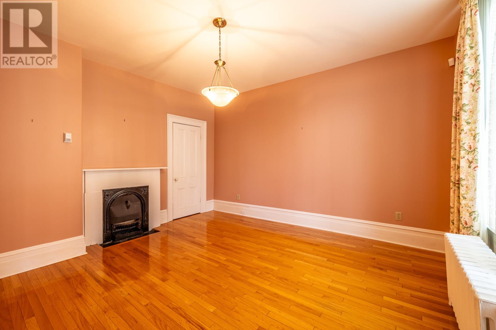 93 Forest Road