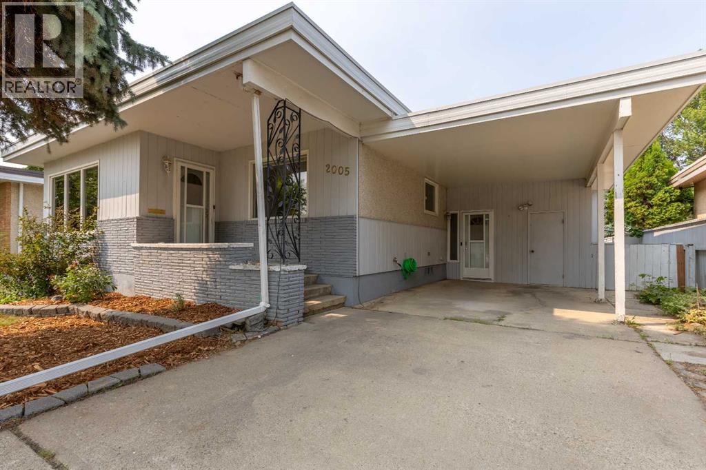 2005 16 Avenue S